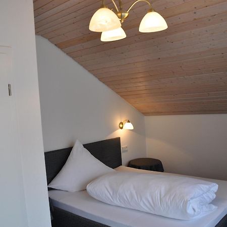 Gästehaus Ullmannshof Kirchheim am Neckar Zimmer foto